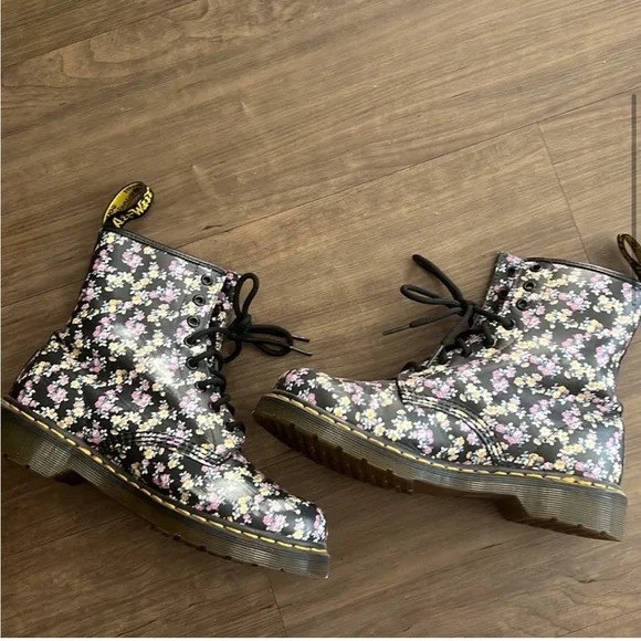 Dr. Martens Black Floral Lace-Up Combat Boots - Picture 4 of 13